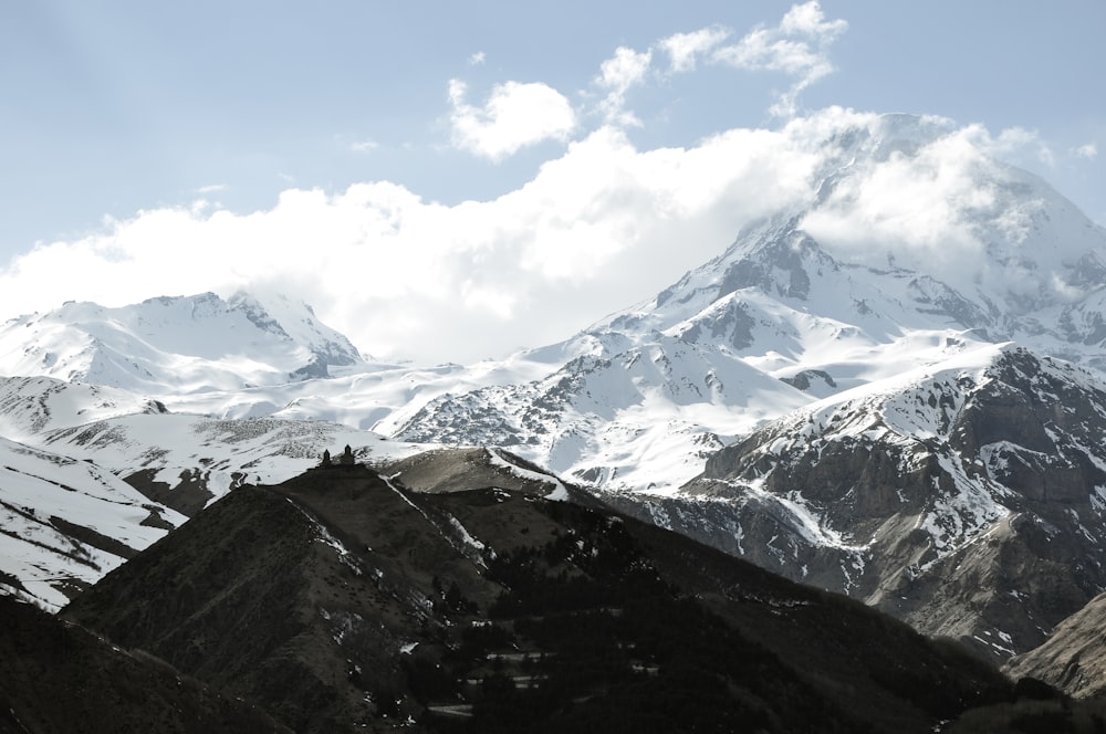 white snow mountain