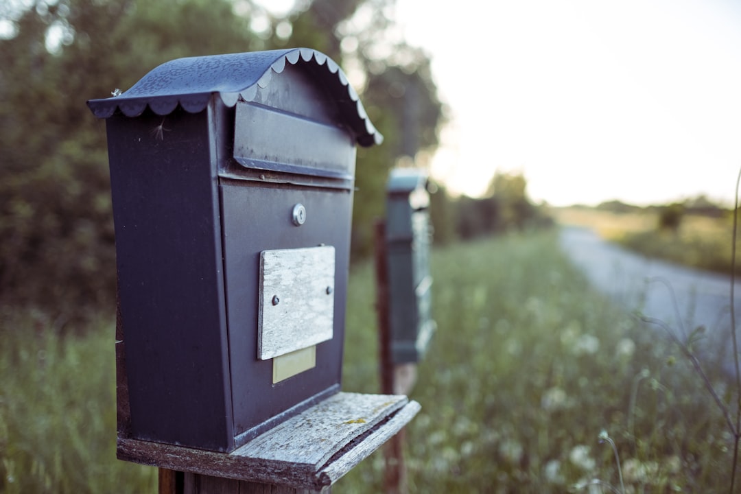 black mail box,