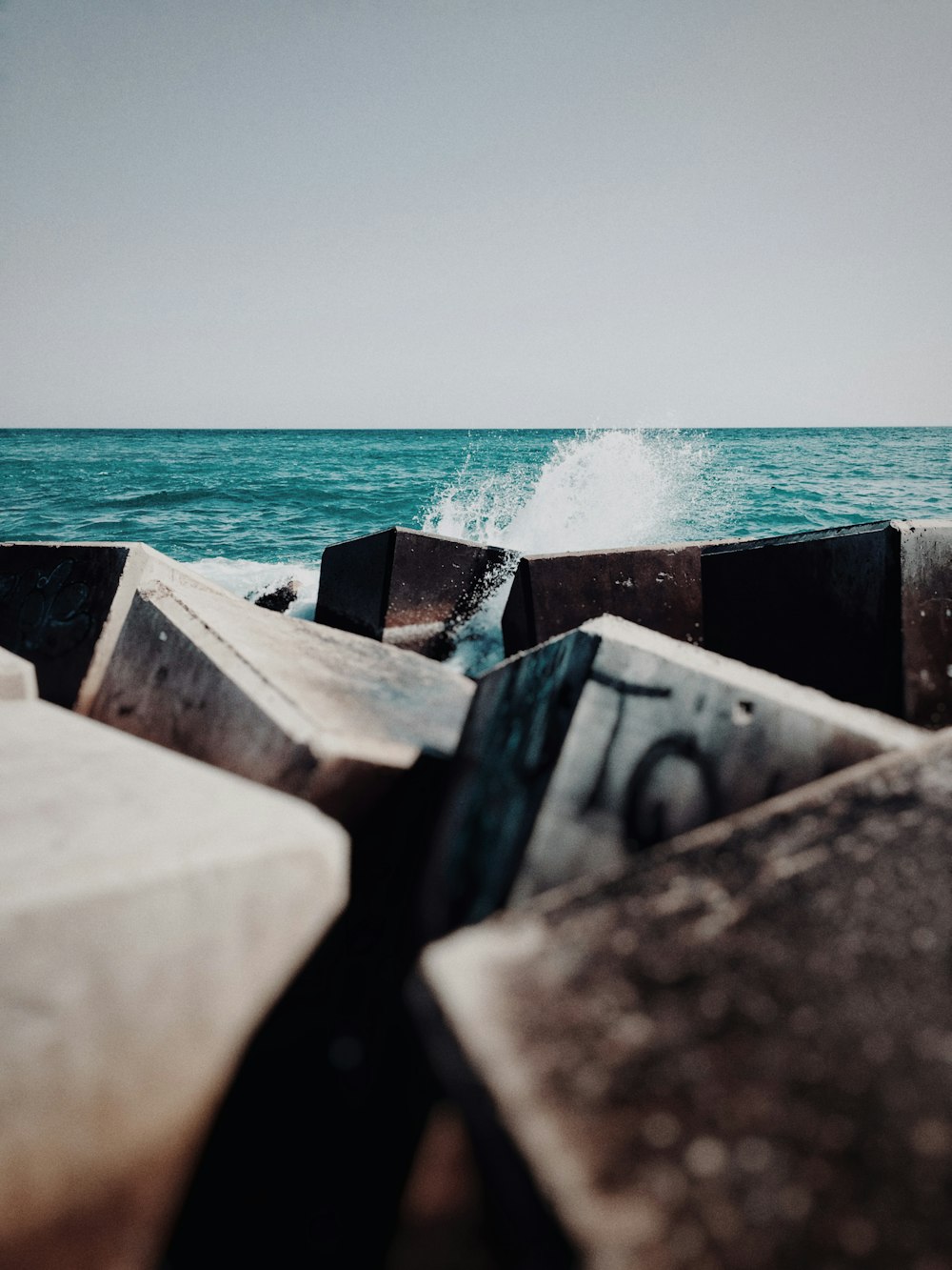 rocks near seashore view