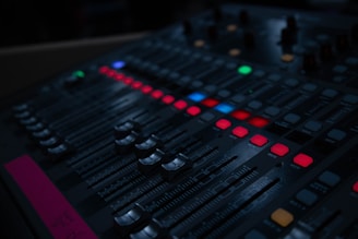 black audio equalizer