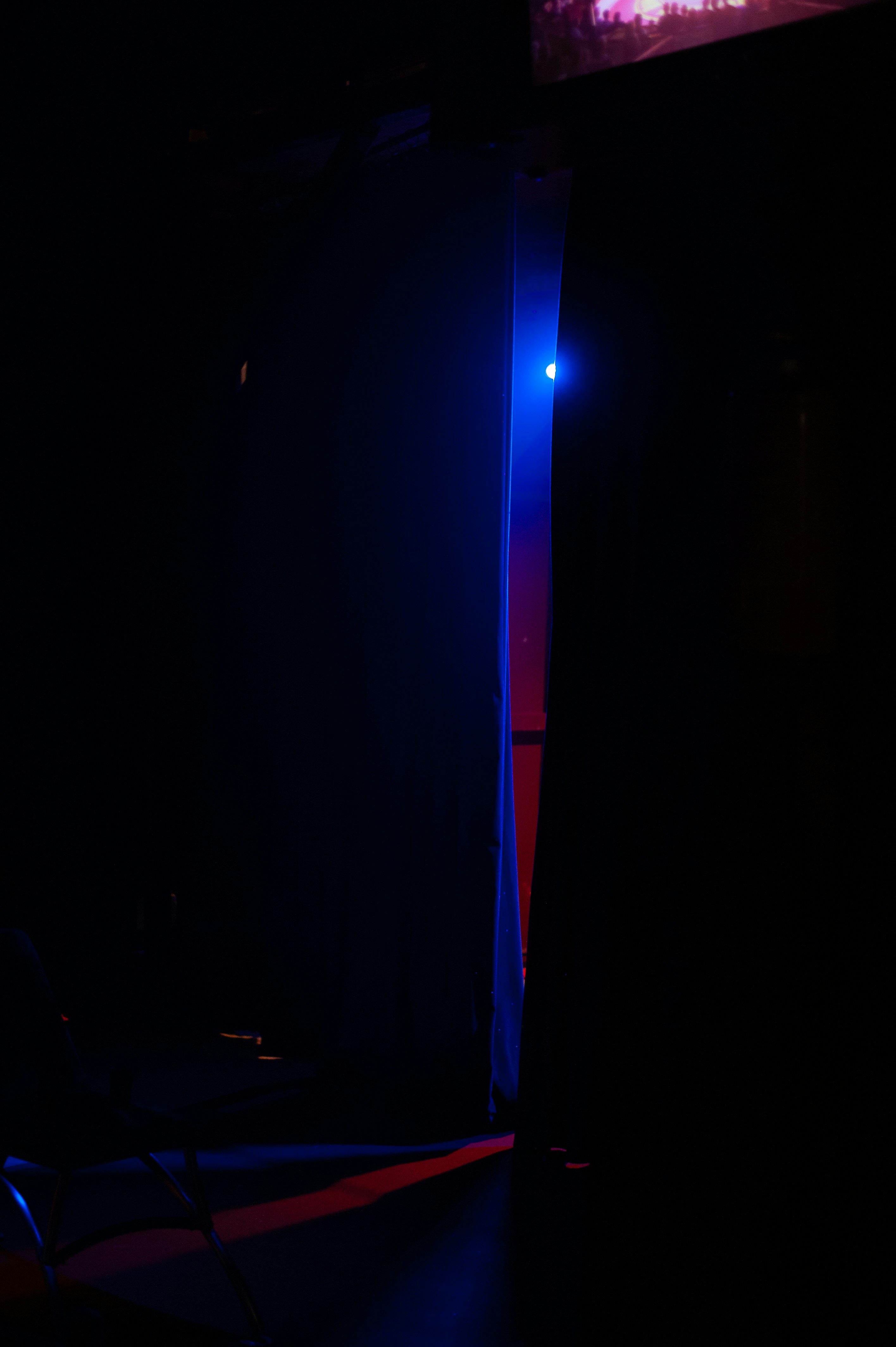 photo-1557738977-e6e78f8df70d?ixlib=rb-1.2.1&ixid=eyJhcHBfaWQiOjEyMDd9&auto=format&fit=crop&w=933&q=80