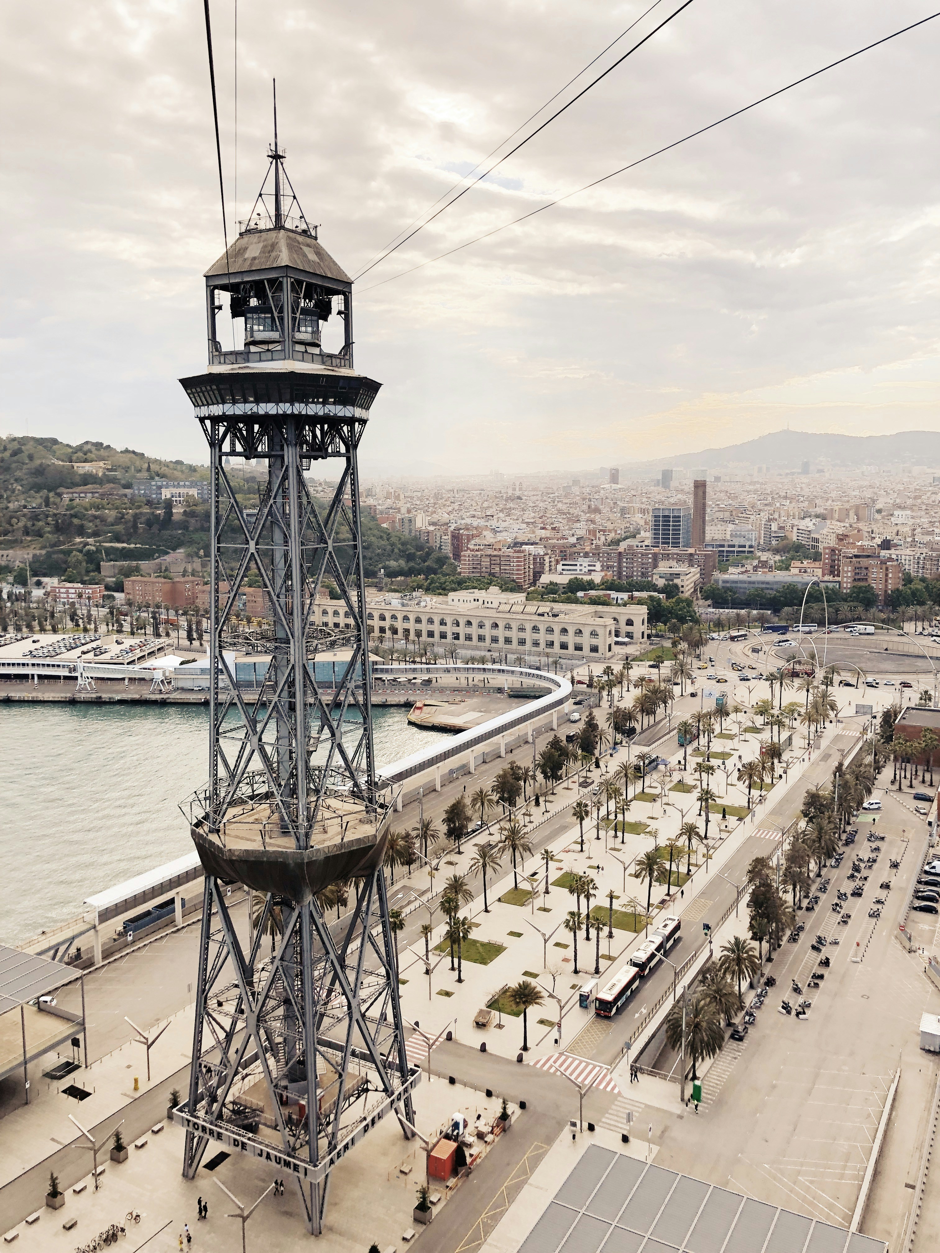 lighthouse near the sea during daytime