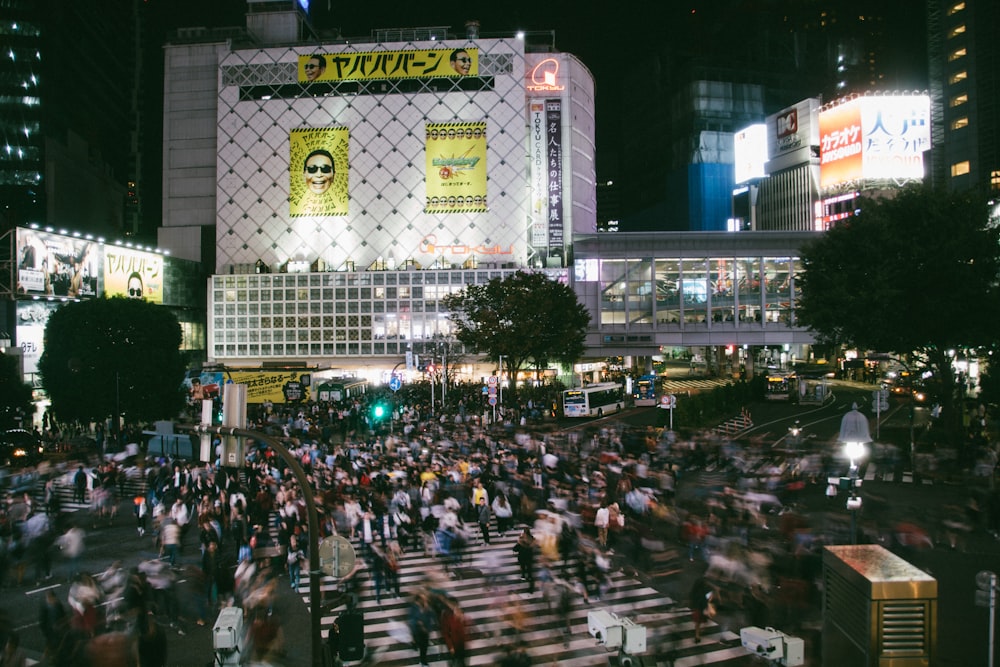 wide road with crowding people