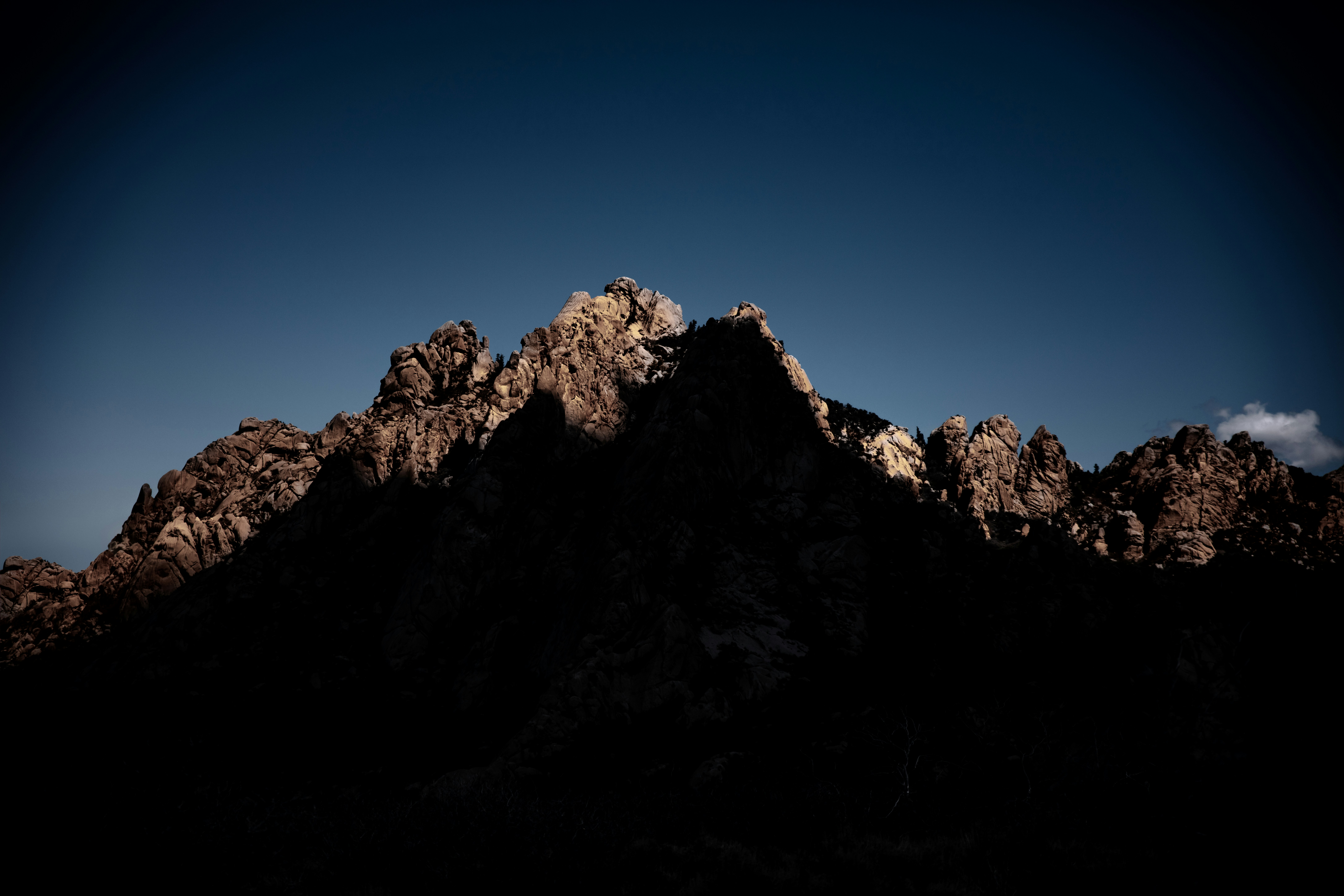 Photo by worldsbetweenlines