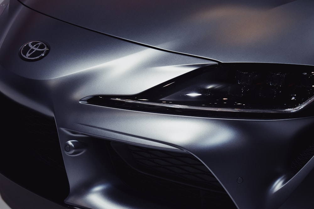closeup photo of gray Toyota vehicle