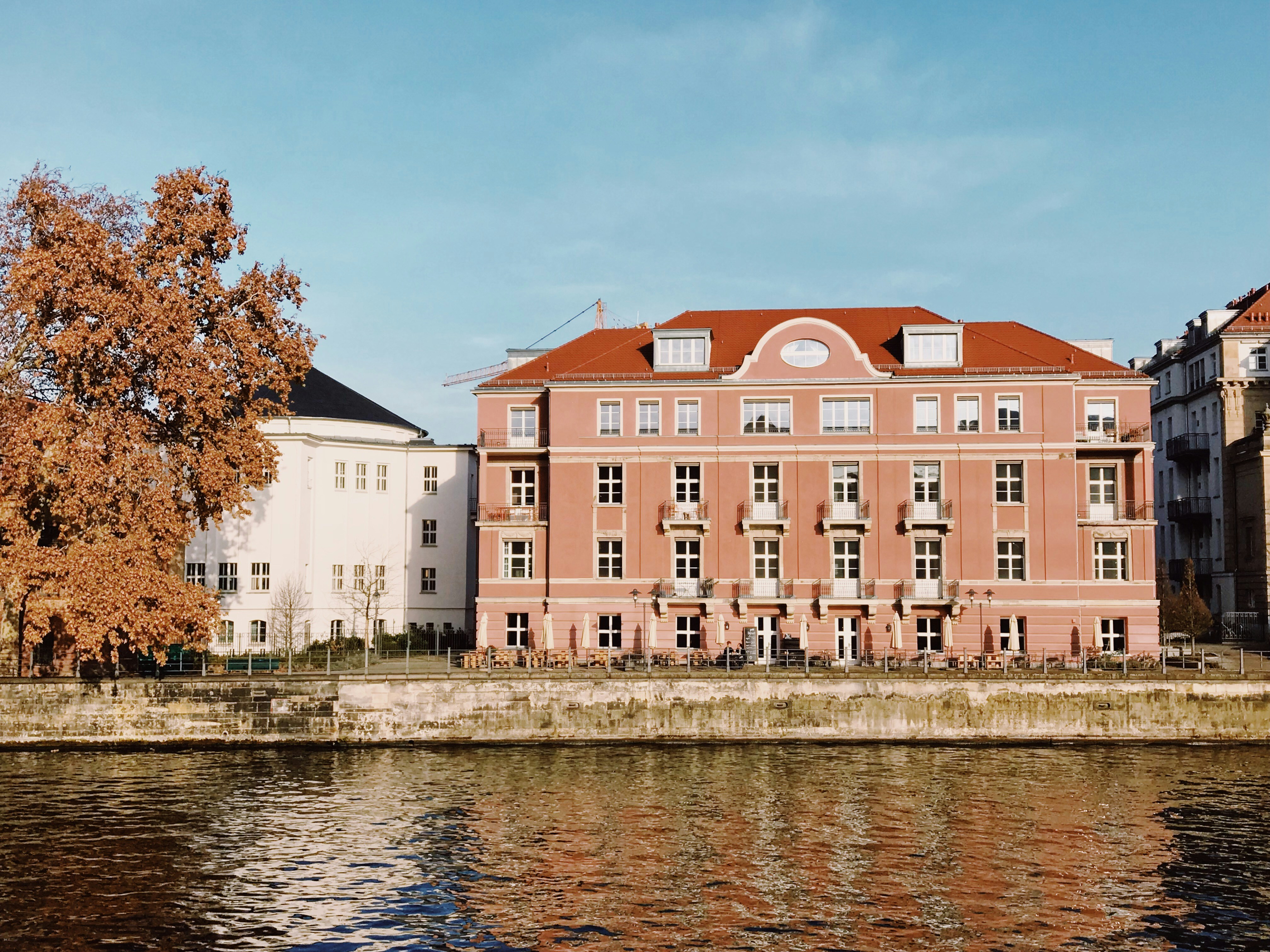 Photo by charlotablunarova