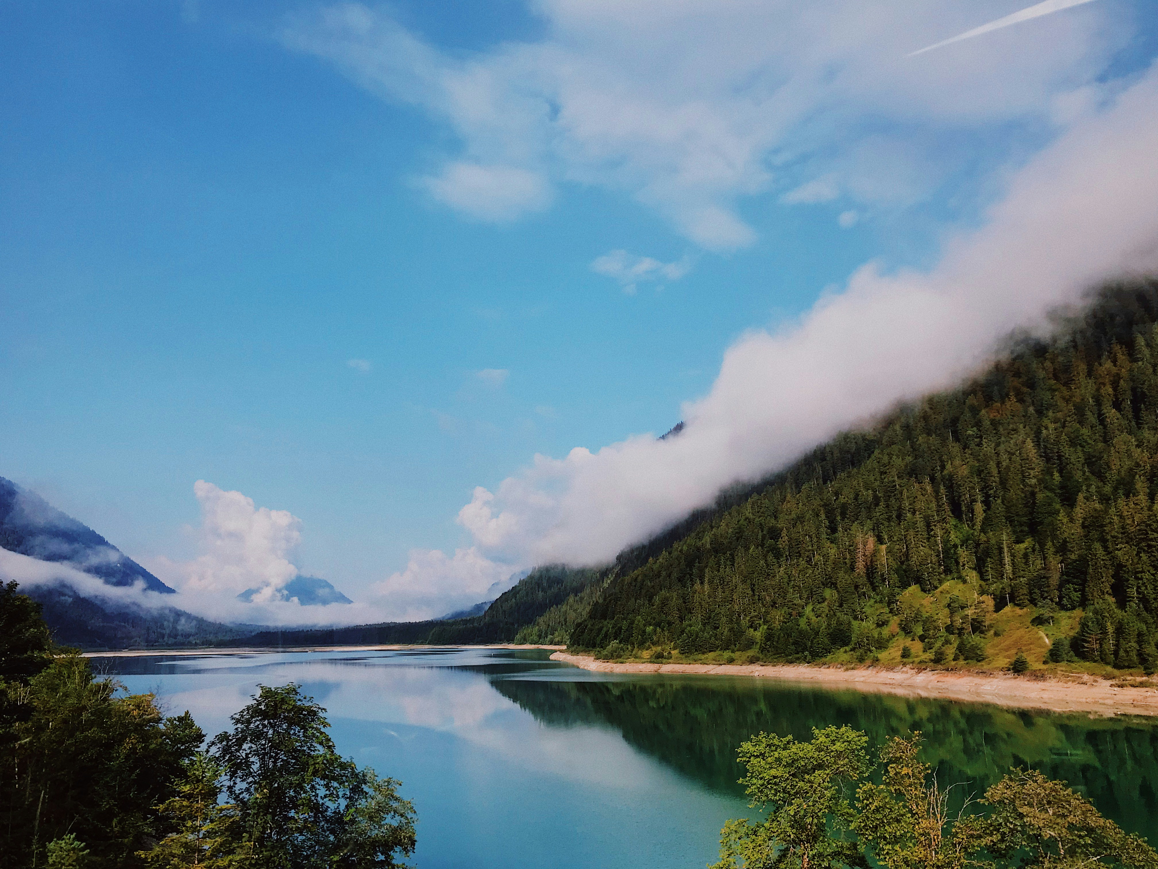 Photo by charlotablunarova