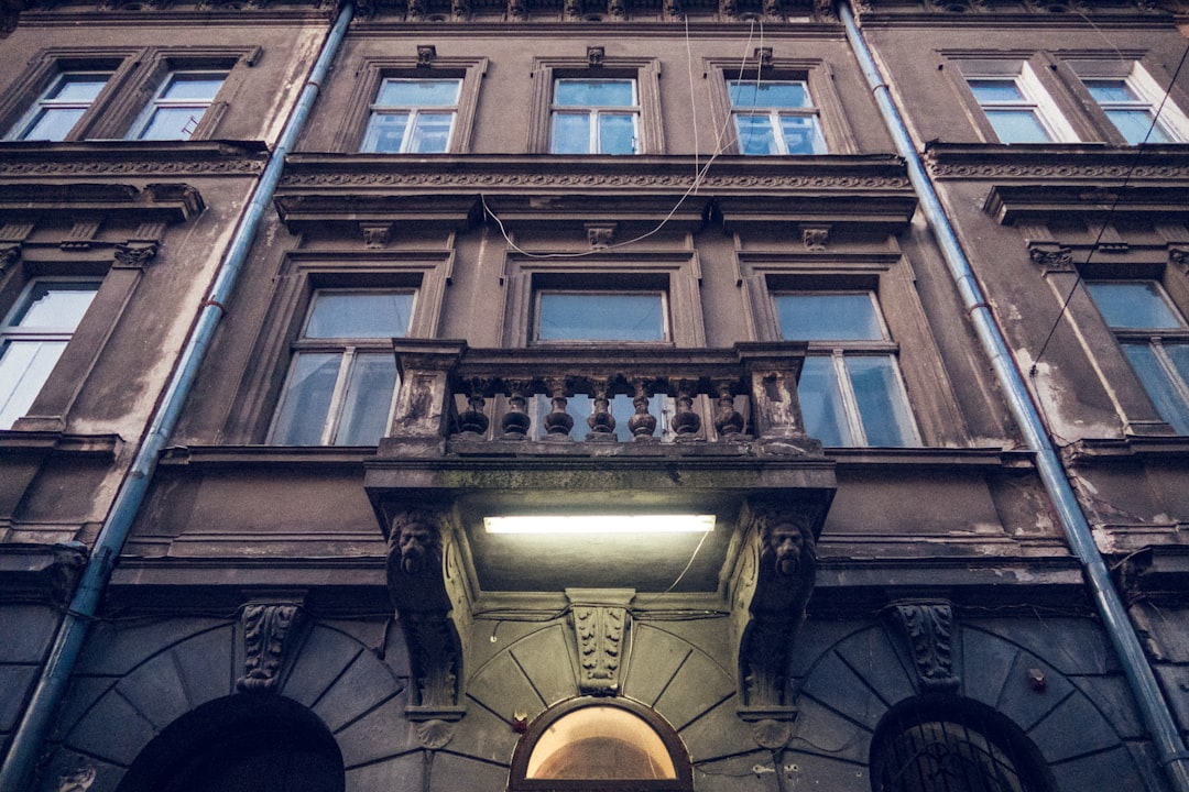 brown concrete building