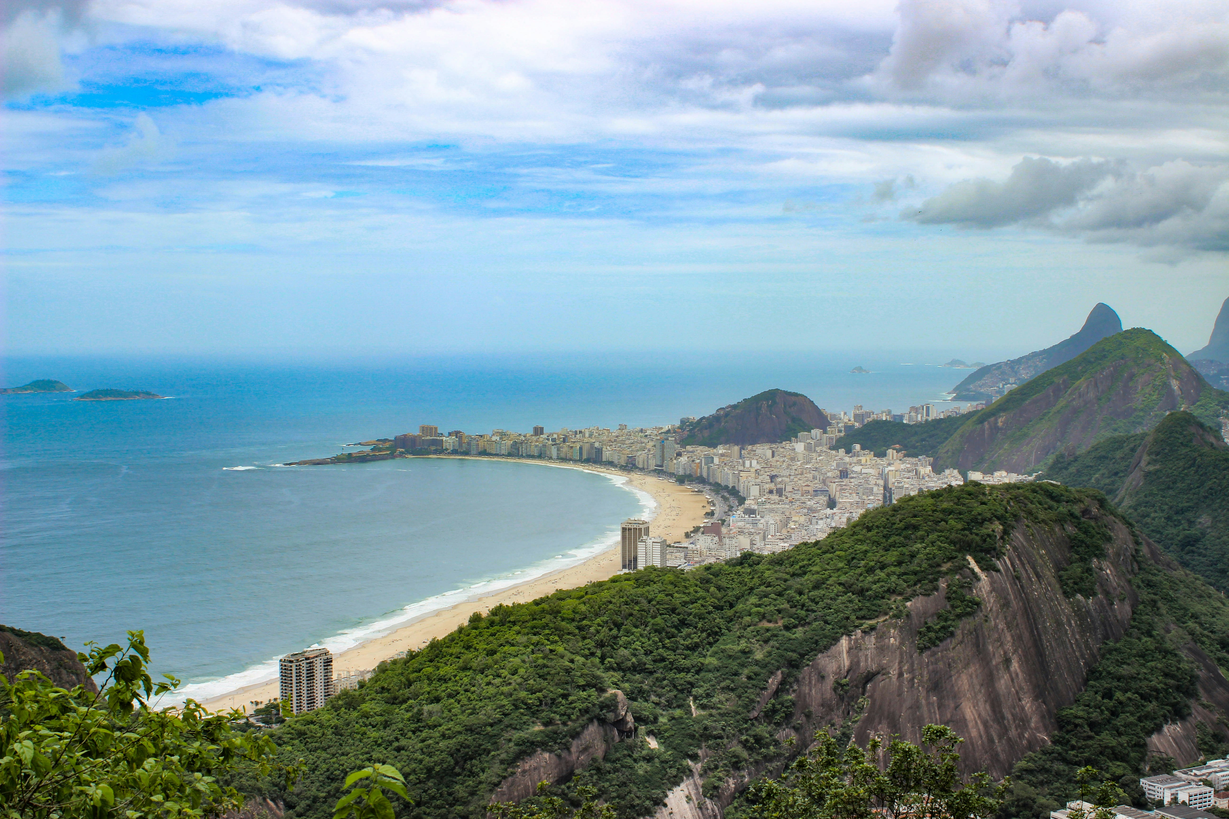 Stay online in the Brazil with a prepaid eSIM from eSIMlii. Instant activation, no roaming charges, and reliable coverage.