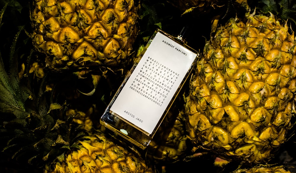 phone on pineapple