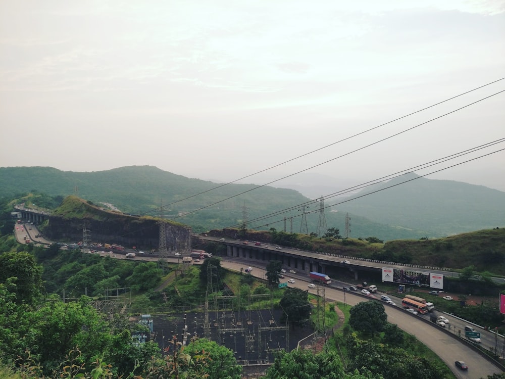 carros na estrada