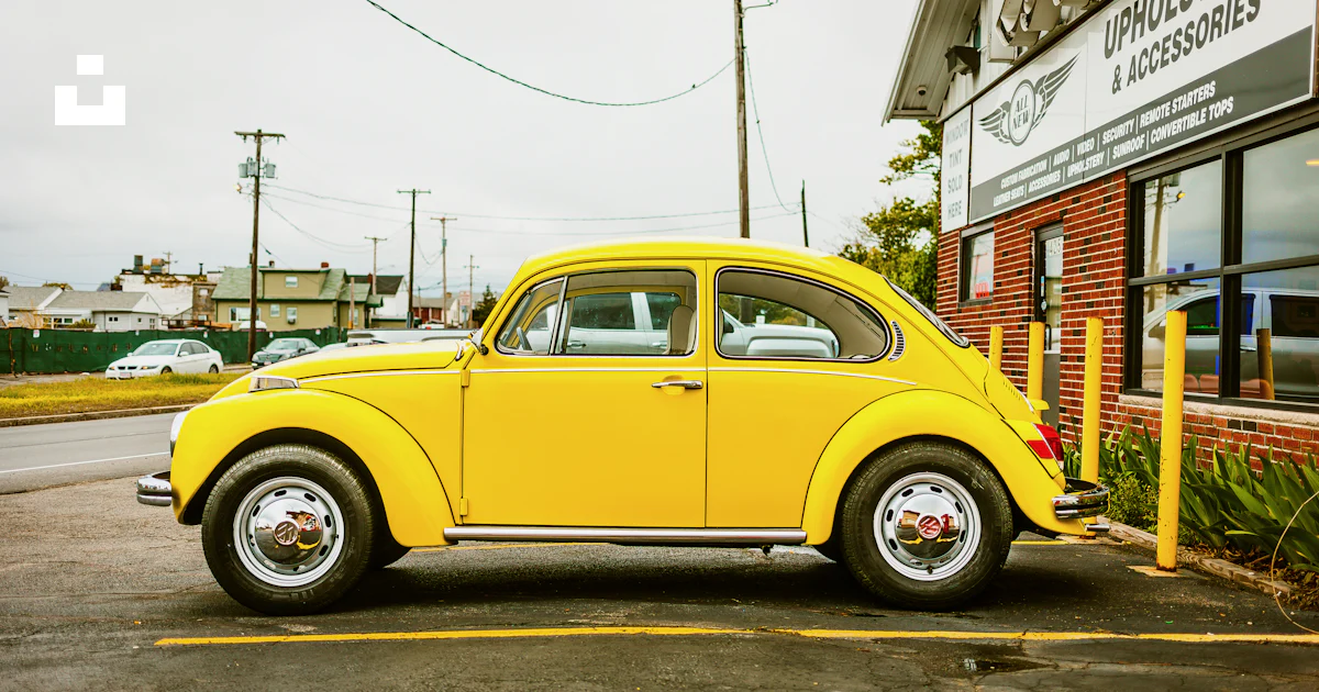 Voiture Barbie Volkswagen New Beetle VW Coccinelle Jaune Voiture Barbie Volkswagen New Beetle VW Coccinelle Jaune
