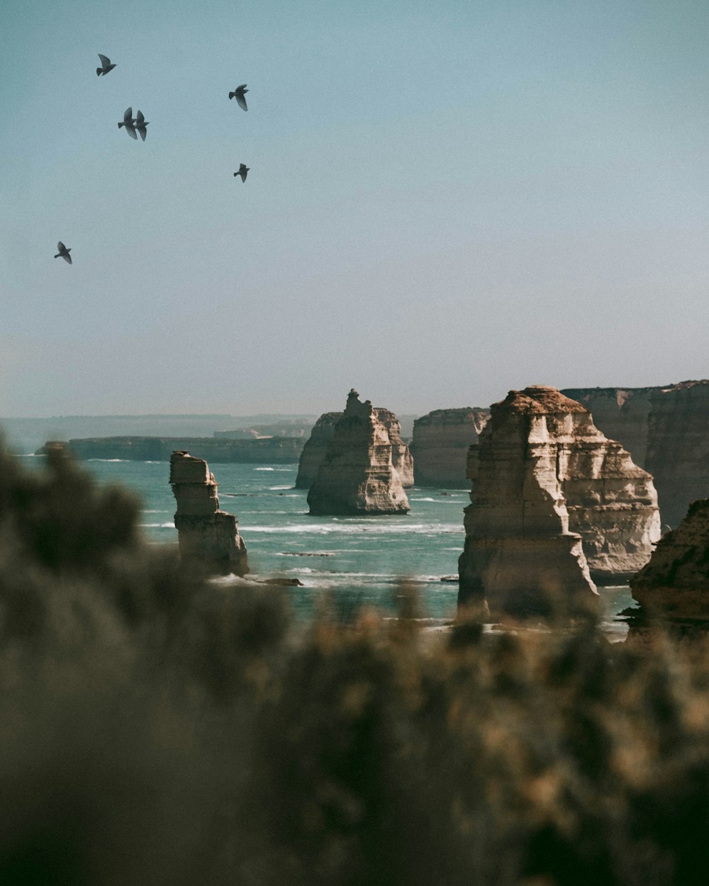 Formações rochosas no mar