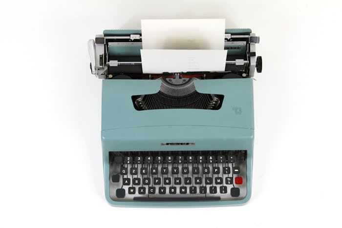 typewriter representing copywriting