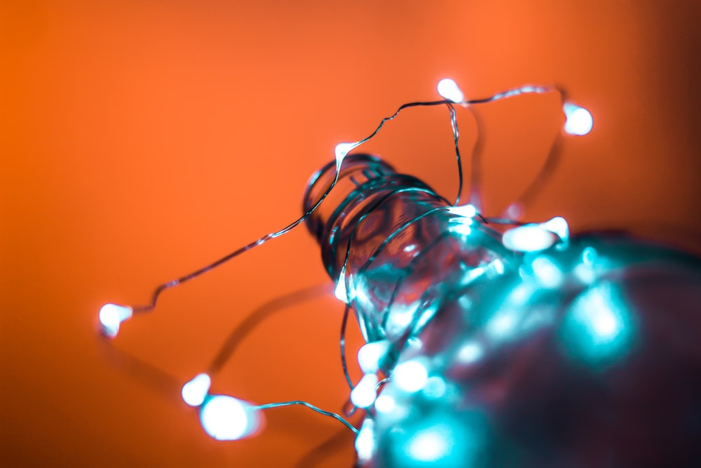 close photography of light bulb