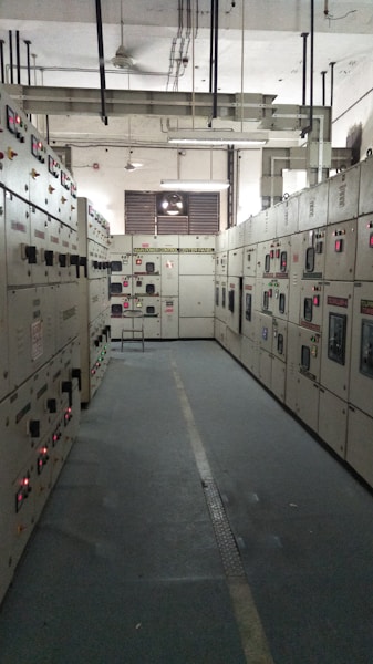 Industrial generator unit for whole-home backup power