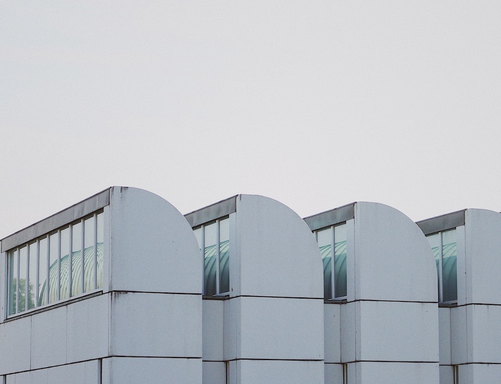 Photographie d’architecture d’un bâtiment blanc
