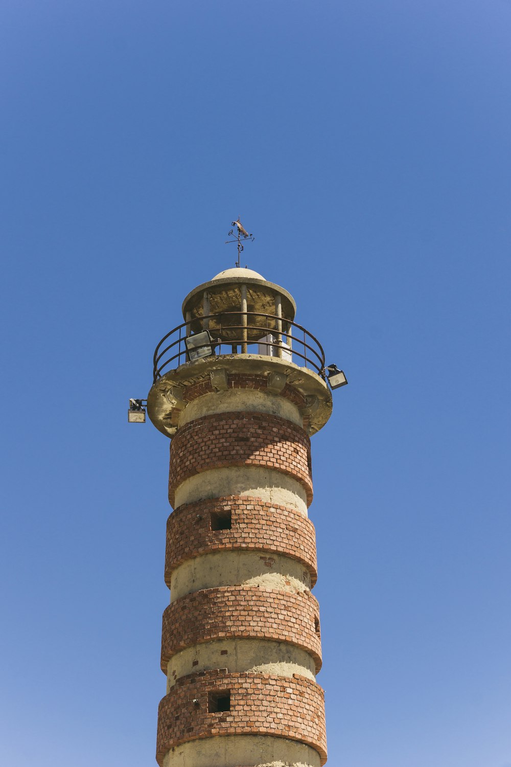 close photography of lighthouse