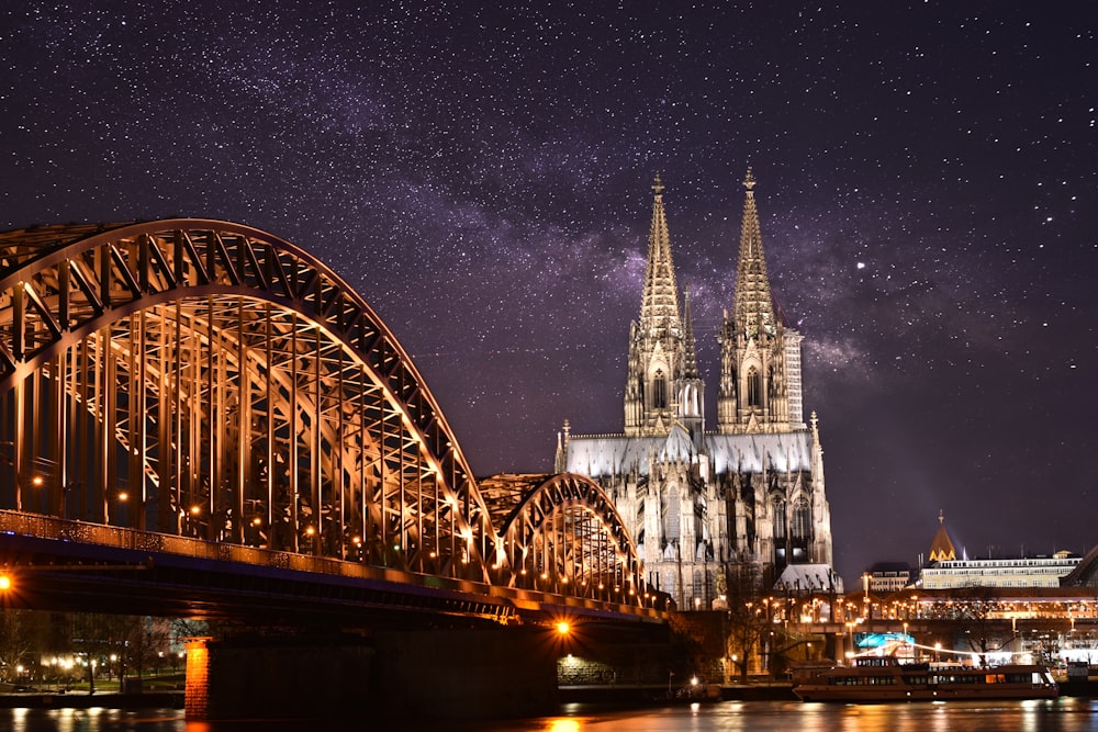 Brücke in der Nähe von Gebäuden