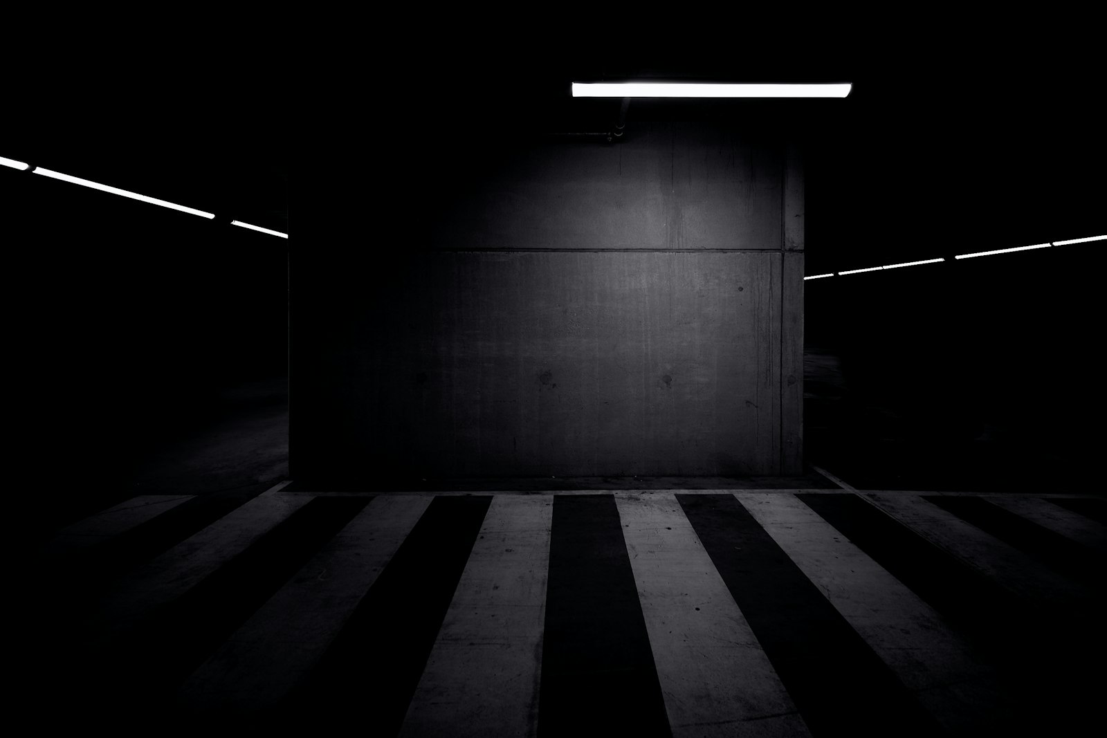 Leica Super-Vario-Elmar-SL 16-35mm F3.5-4.5 ASPH sample photo. Underground parking lot in photography