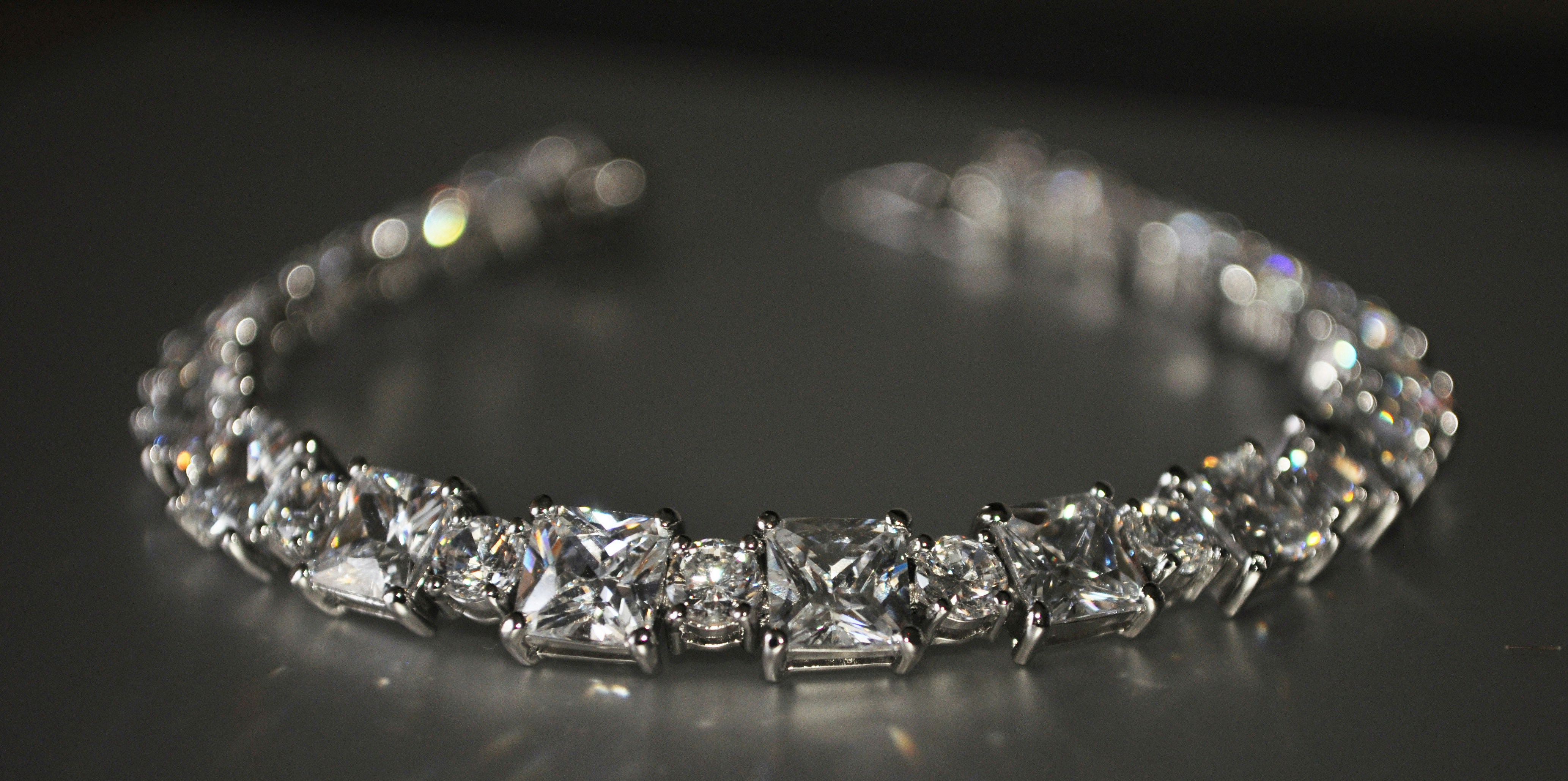 Diamond tennis bracelet