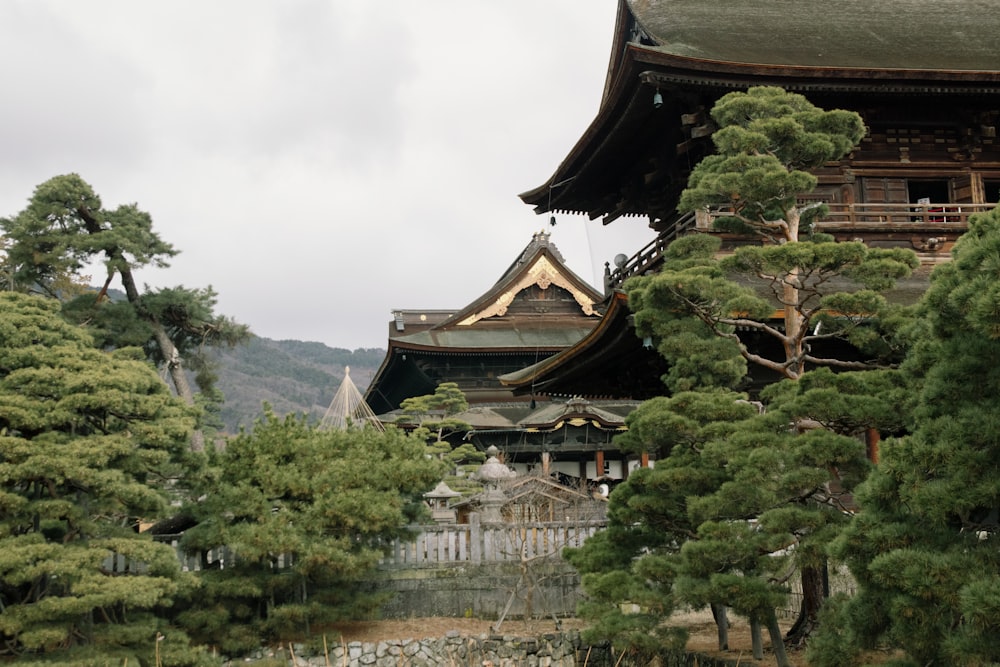 Pagoda verde y blanca