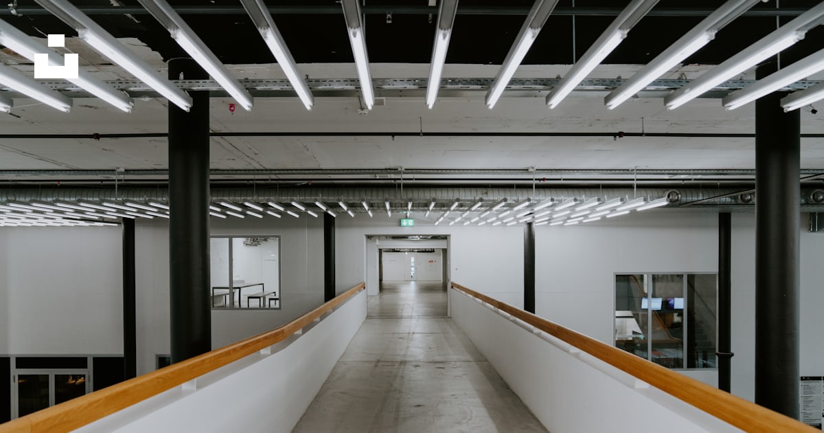 Empty hallway inside building photo – Free Grey Image on Unsplash