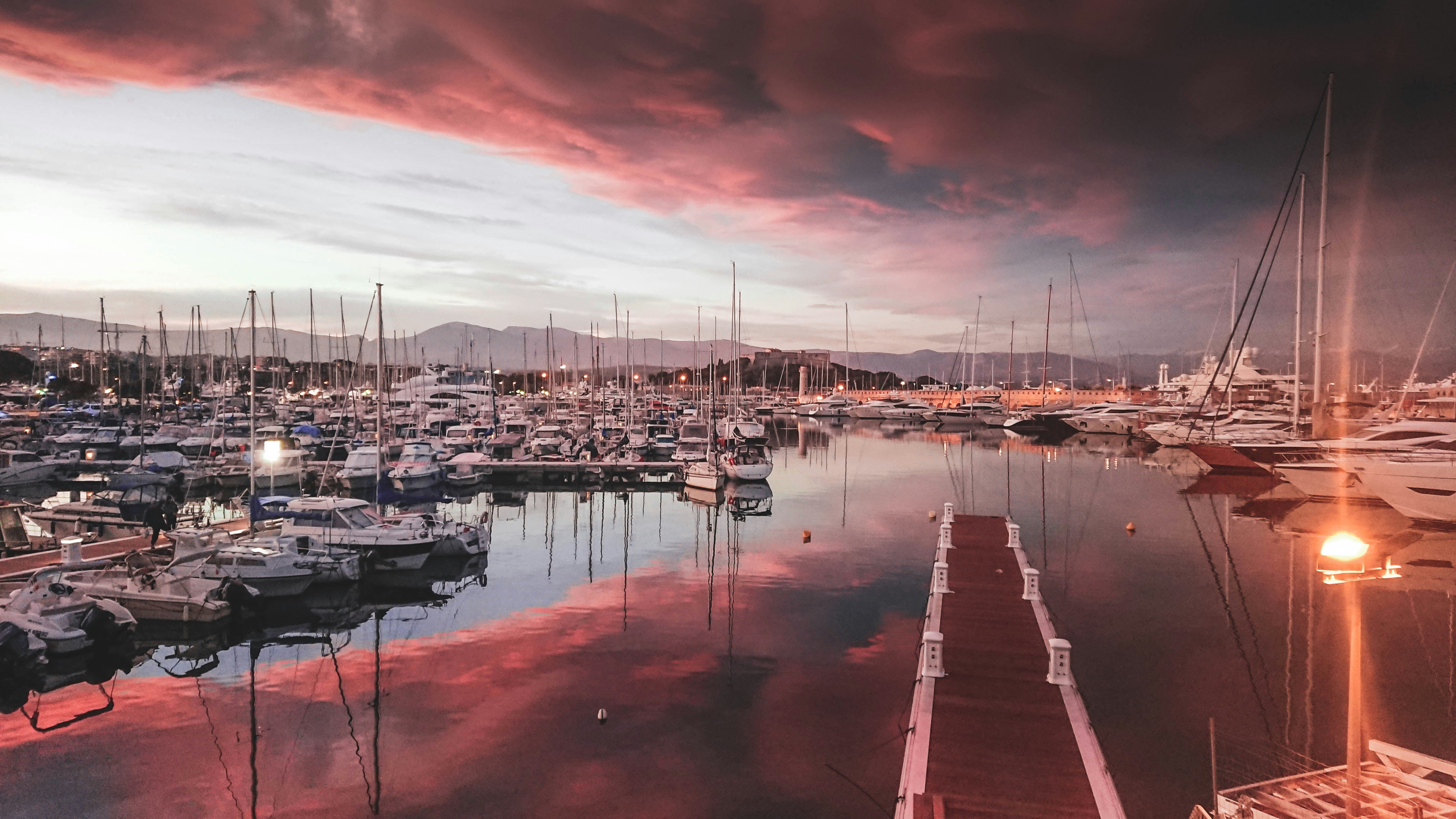 luxury marina sunset wallpaper, wallpaper, Best Outfits for Sunset Marina Dinners: Style Guide 3