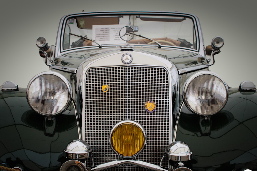 black and gray Mercedes-Benz vehicle close-up photography