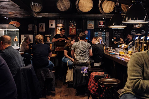 Đi bar / pub
