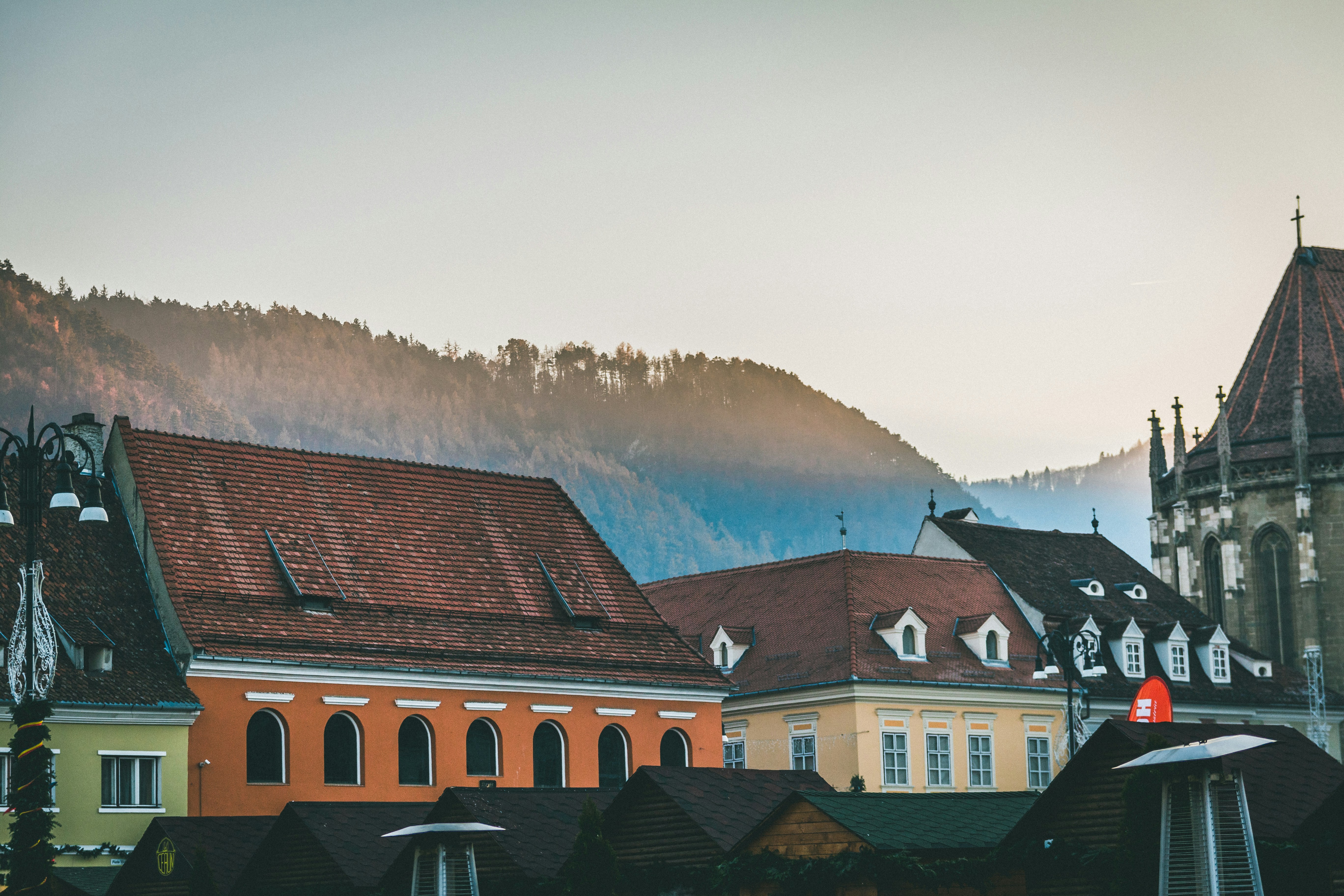 https://images.unsplash.com/photo-1558253347-f07e757e105d?ixid=M3w2MjYzNjJ8MHwxfHNlYXJjaHw2fHxDYXRlcmluZyUyMENvdW5jaWx8ZW58MHwwfHx8MTcyMTA3ODI0M3ww&ixlib=rb-4.0.3