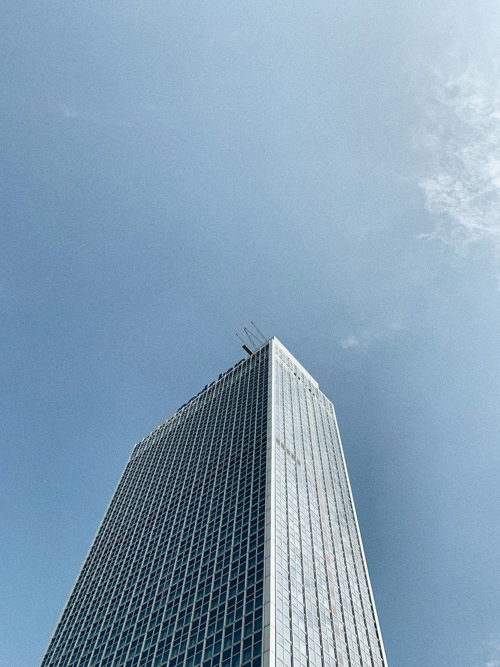 grattacielo grigio