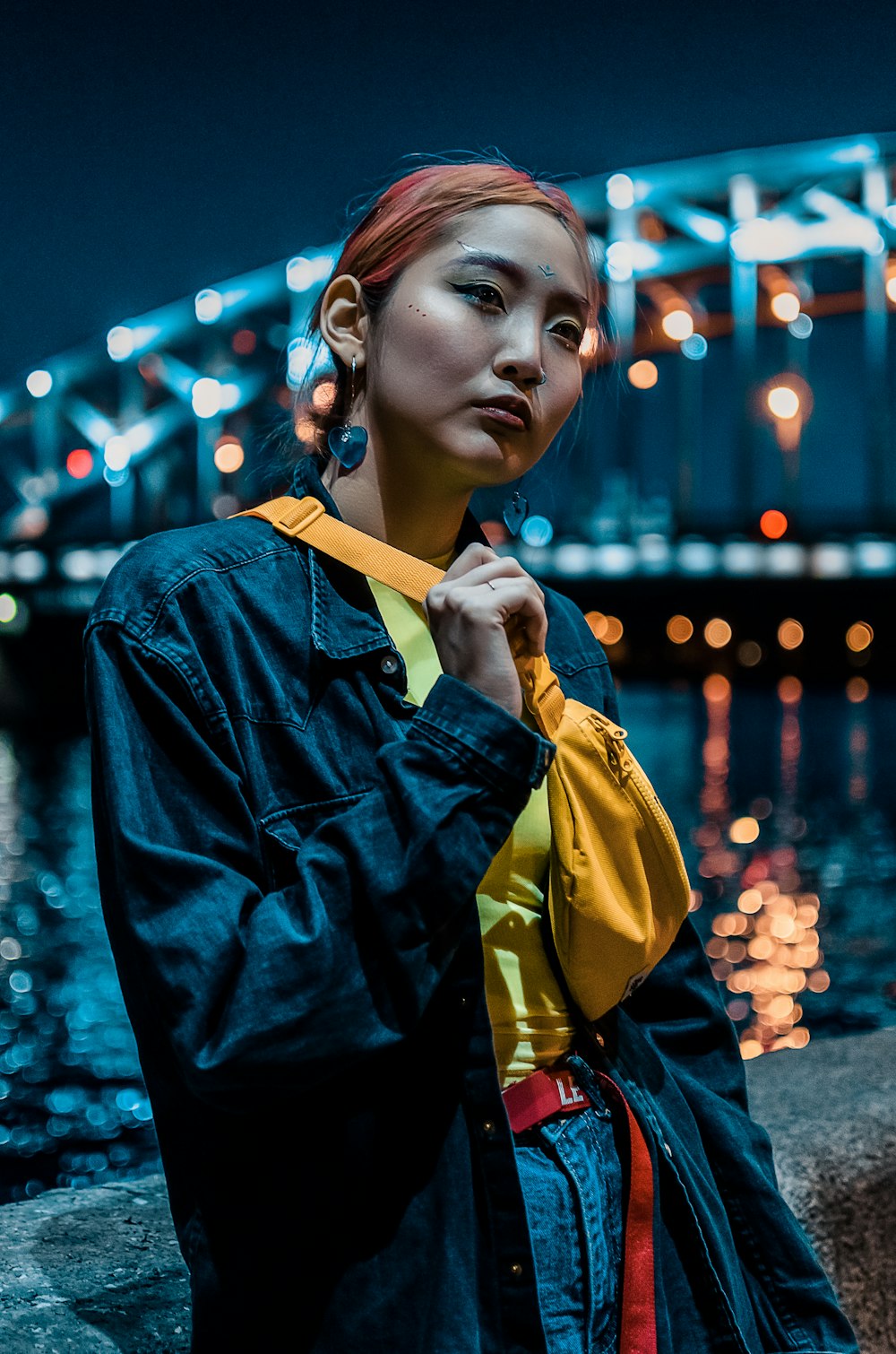 woman holding her bag