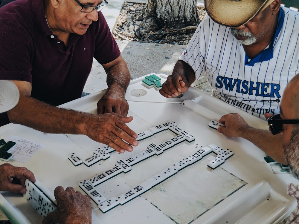 people playing majong