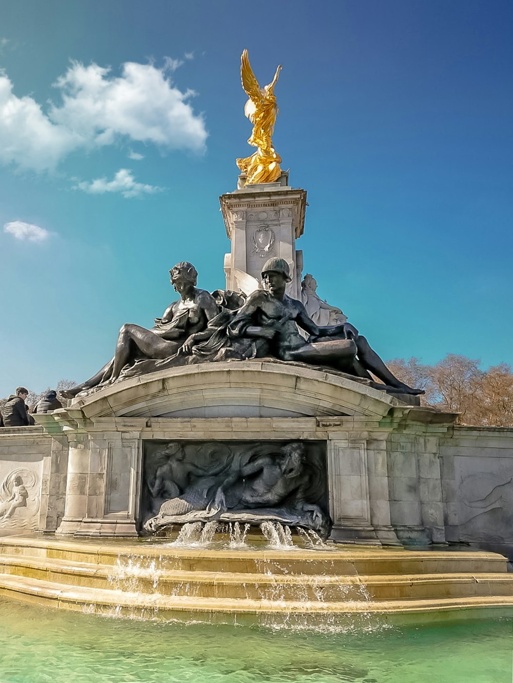 black and brown statue during daytime