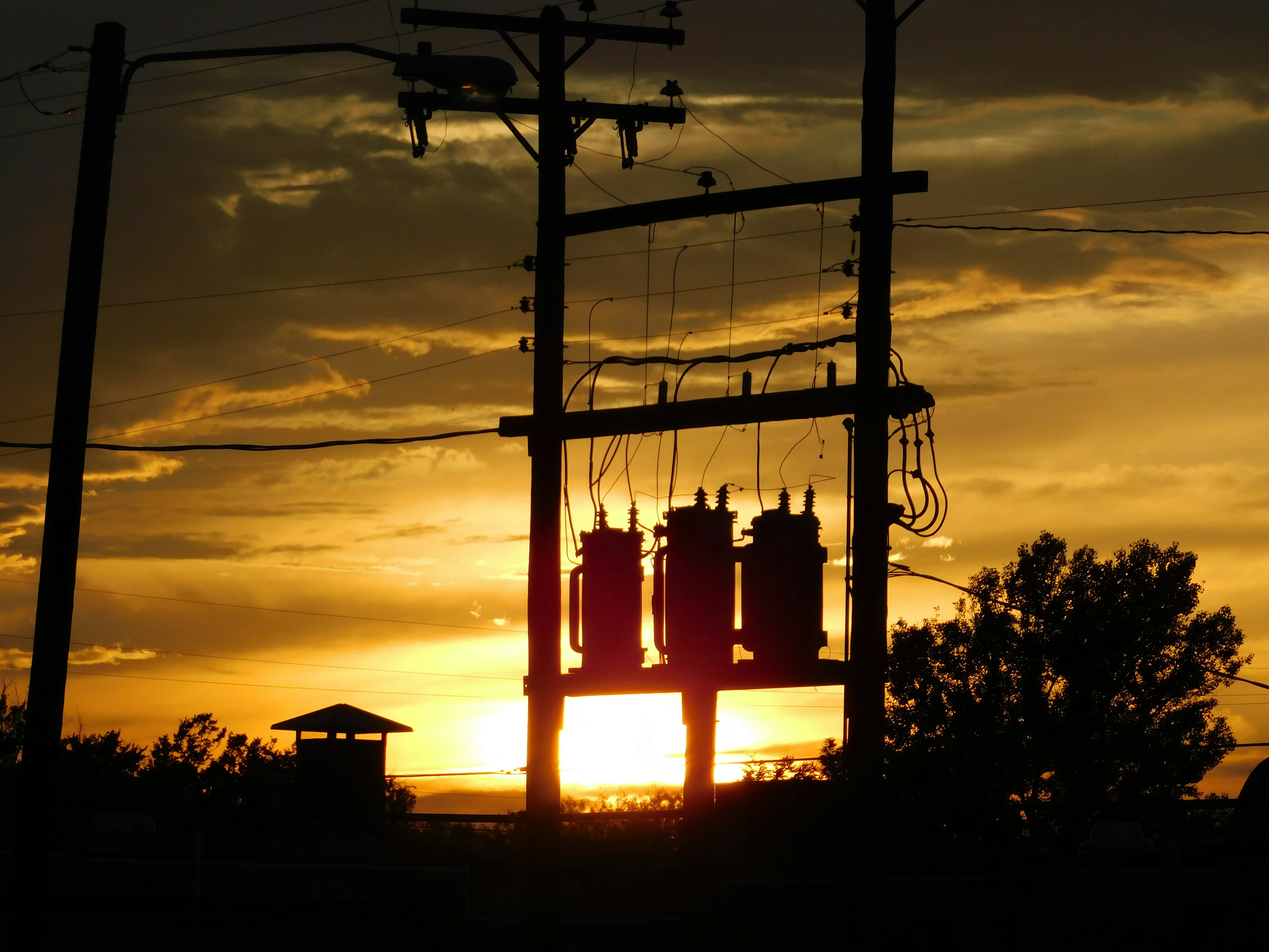 UBS Upgrades Alliant Energy to Buy, Raises Price Target to $79