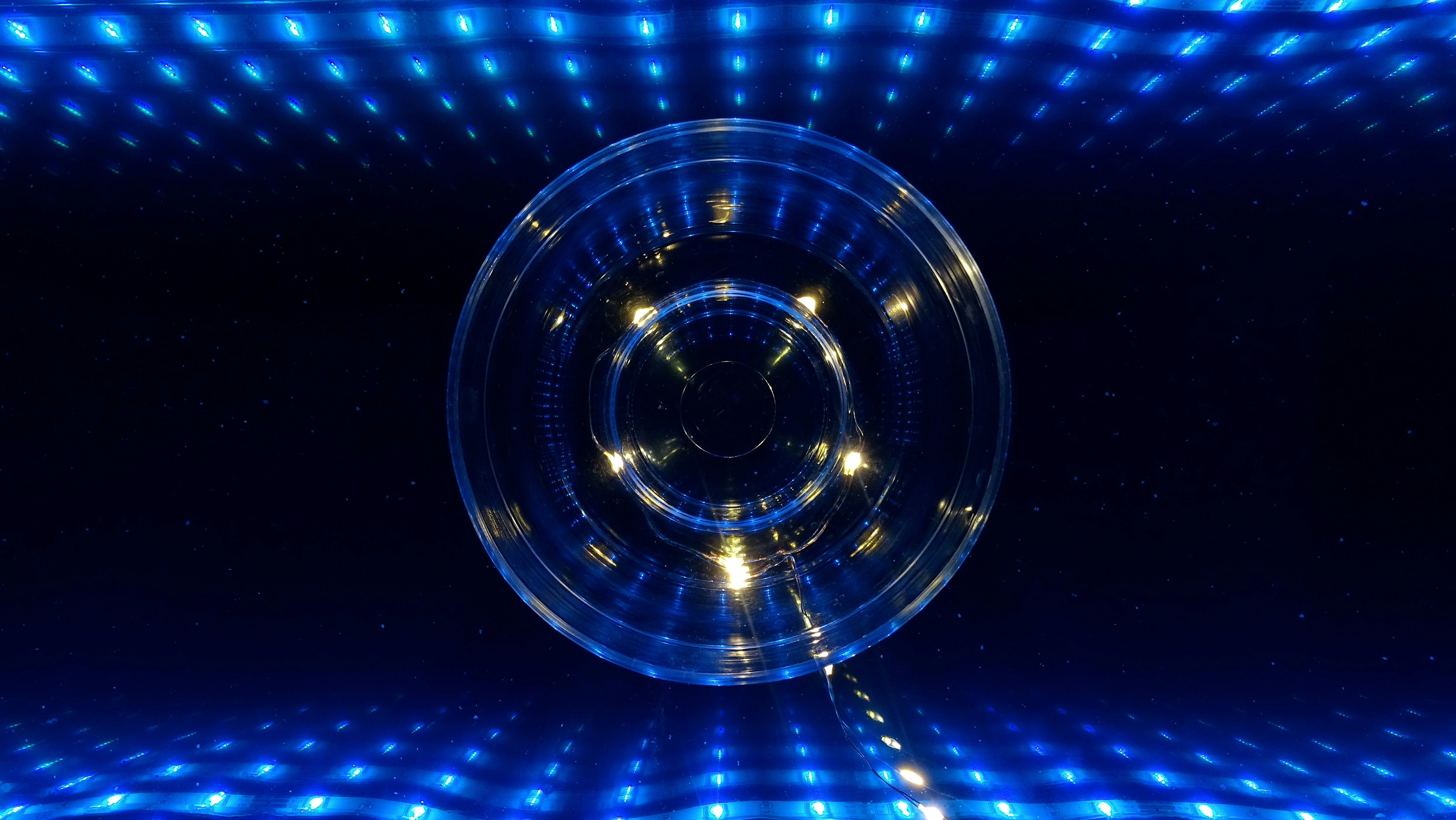 Photo by philographism