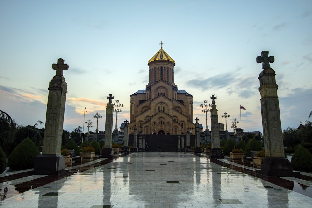 Catedral de concreto marrom