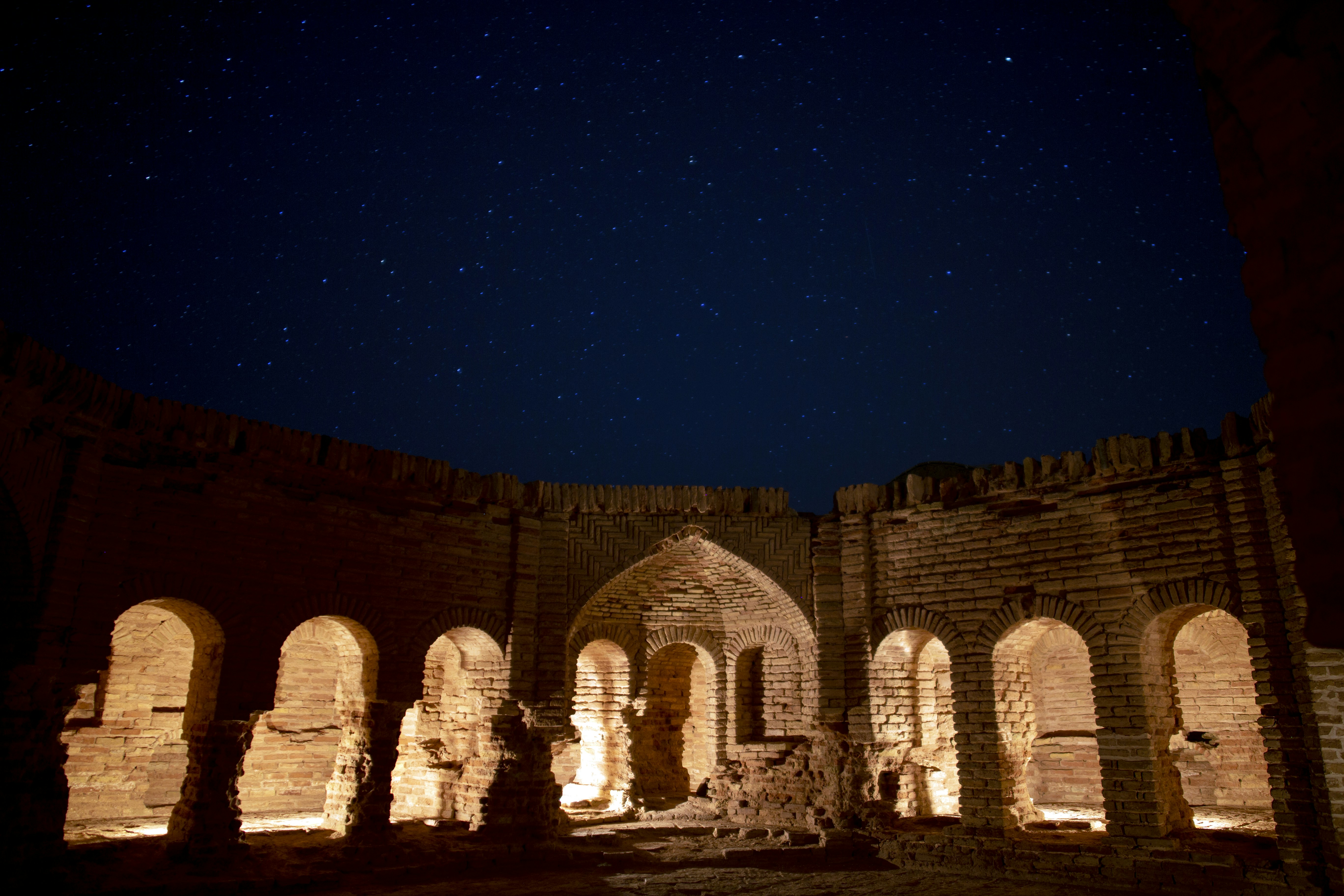 Deir-e Gachin Caravansarai is one of the greatest caravansarais of Iran which is located in the center of Kavir National Park.