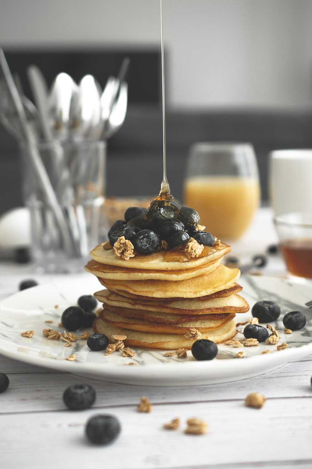 hot cakes served on white plate