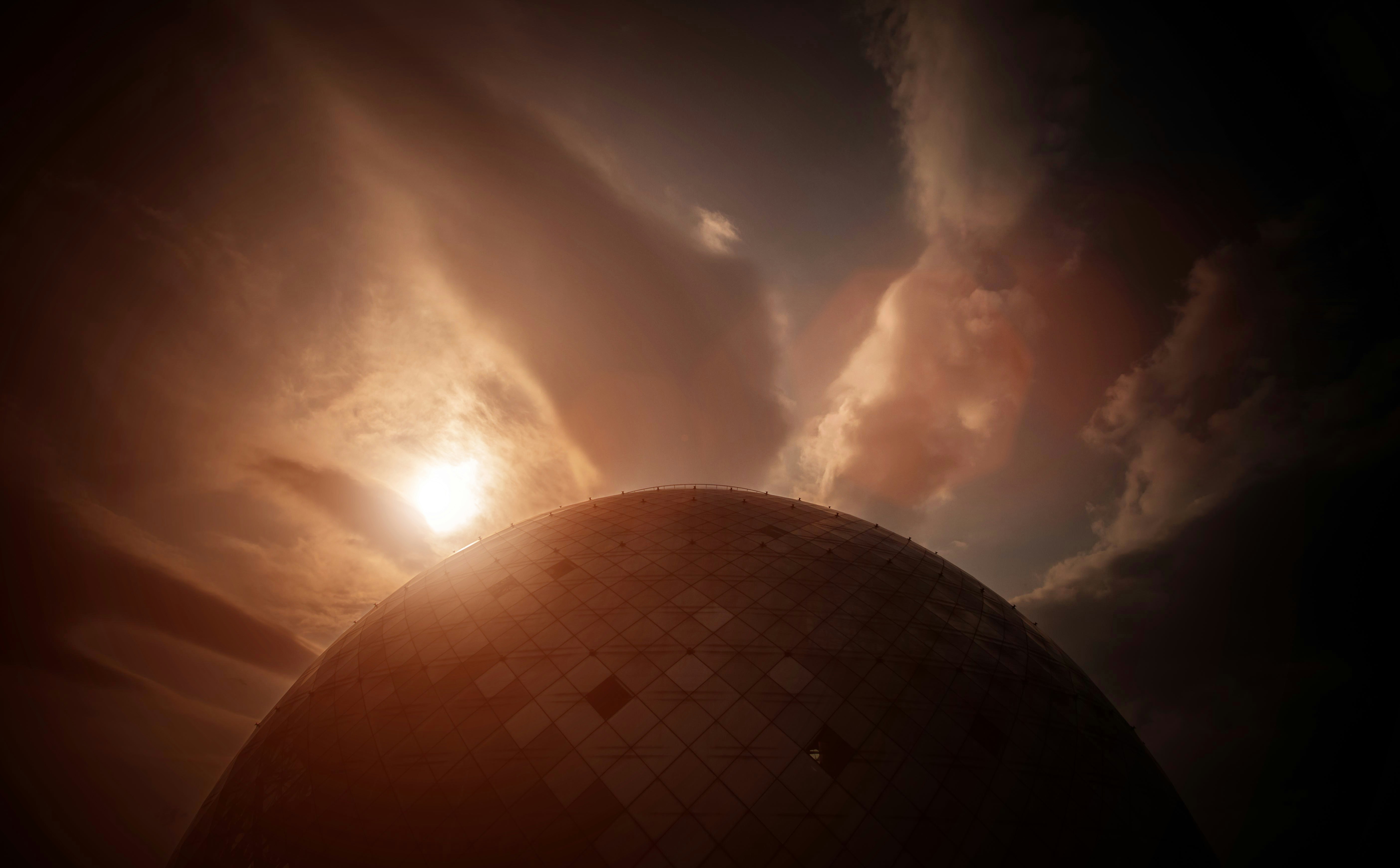 华为巅峰之旅，在荆棘与星辰之间