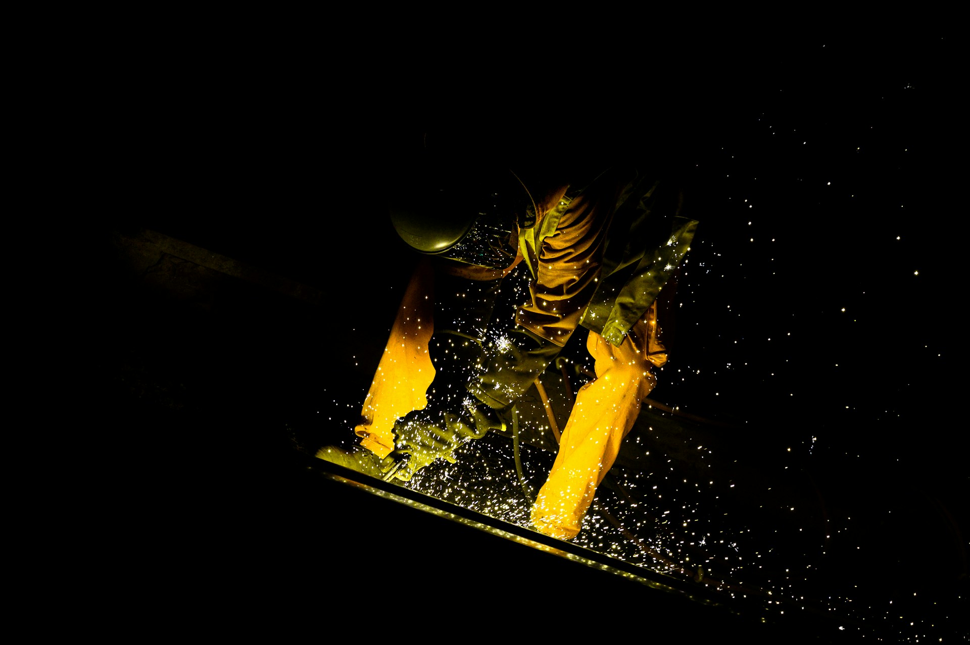 black and white bed linen