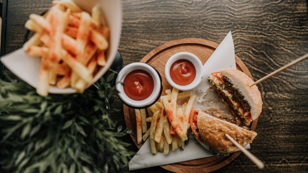 sandwich with fries in tray