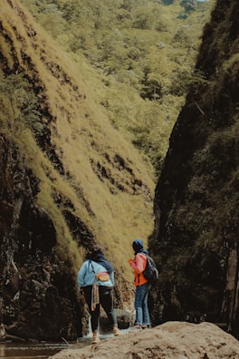 Raquel and André hiking in a national park.