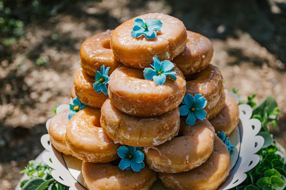 donuts on plate