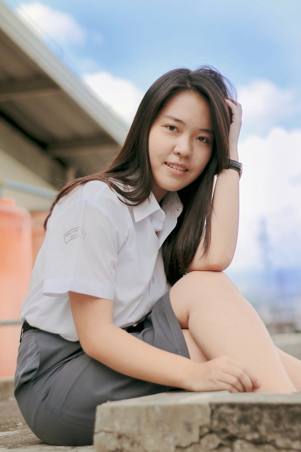 woman wearing grey skirt