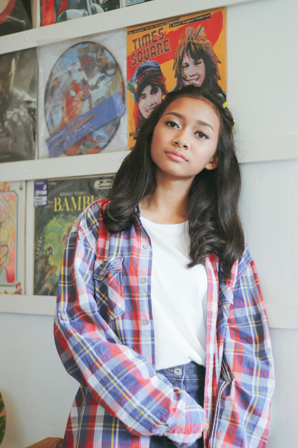 woman wearing plaid dress shirt