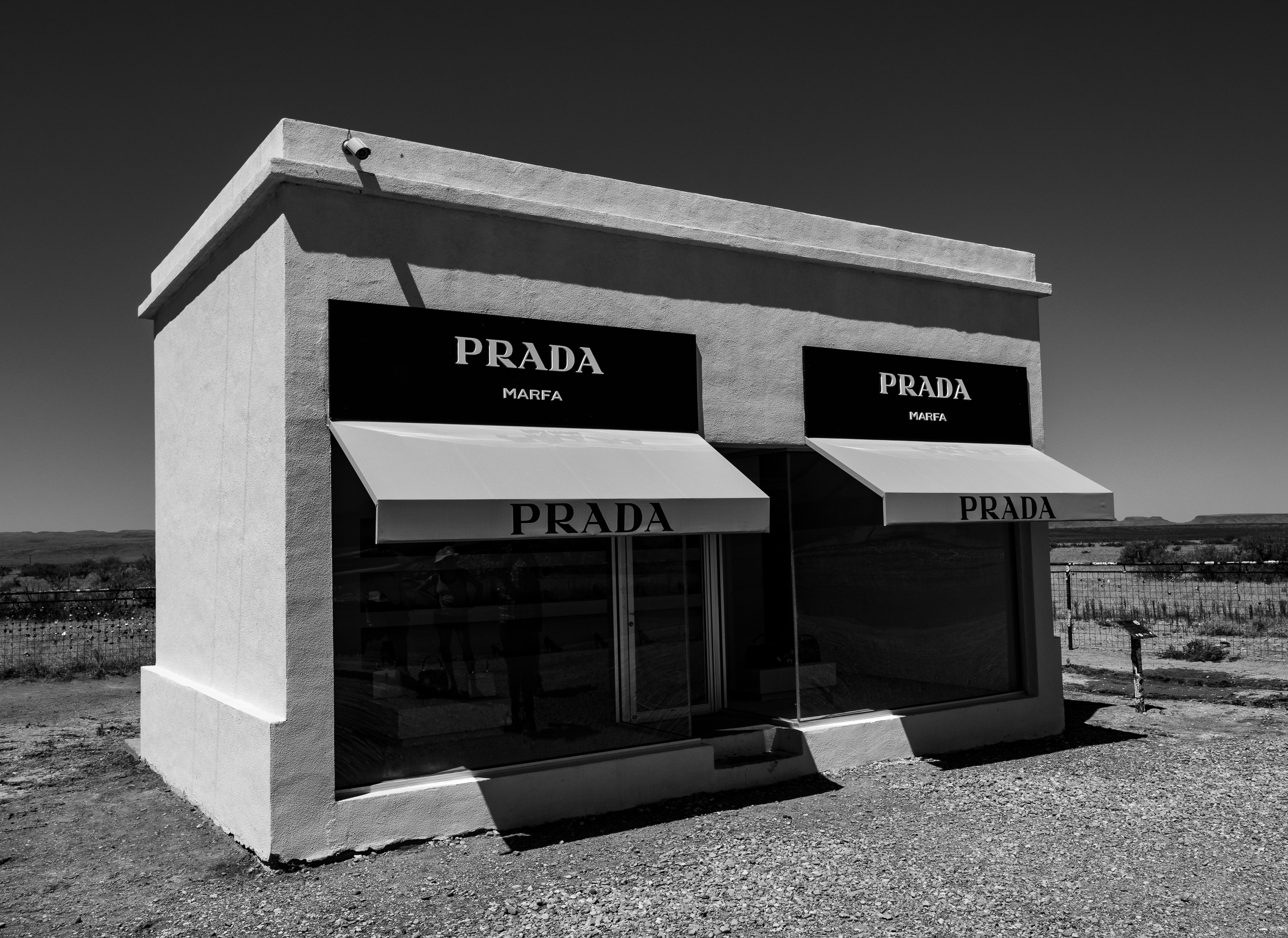 prada black and white