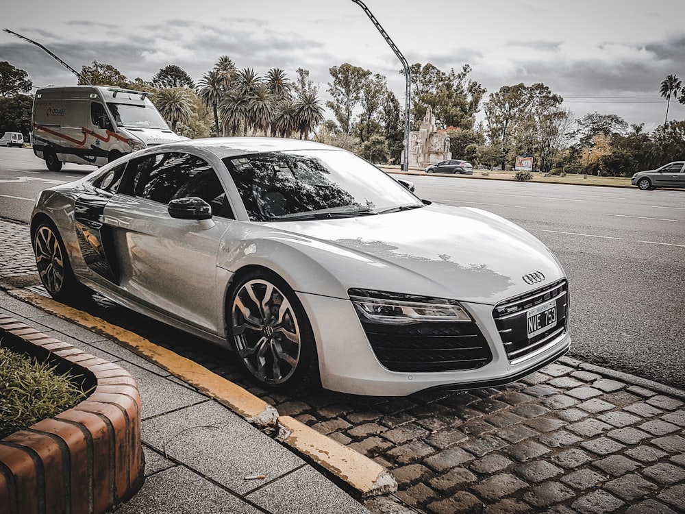 white Audi R8 coupe