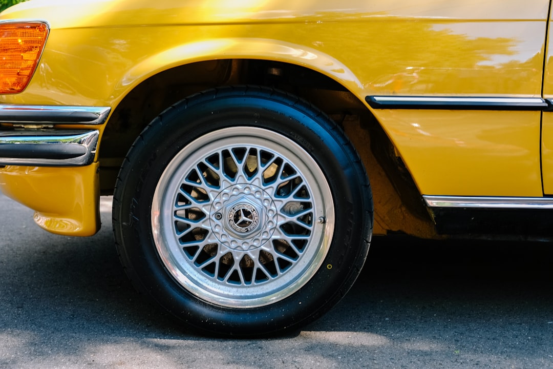 grey Mercedes-Benz wheel